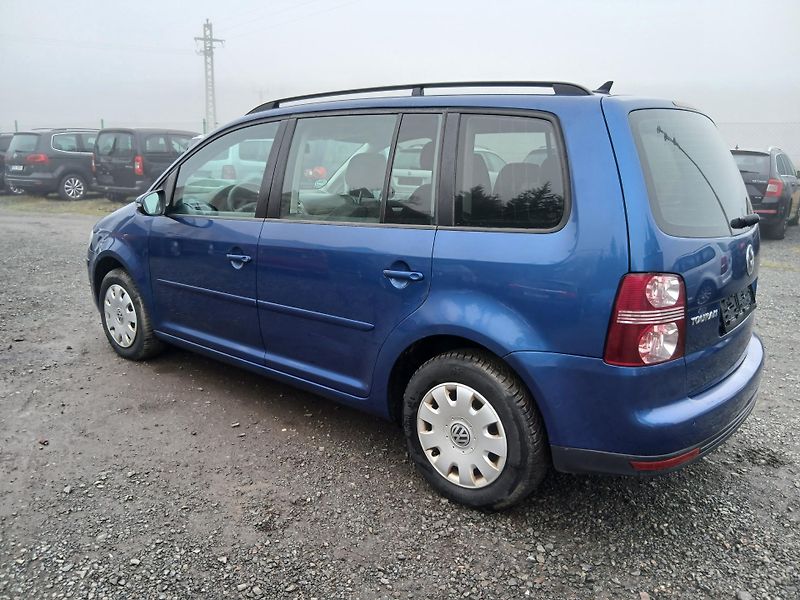 Volkswagen Touran 1.4 TSI - fotka 27 z 31