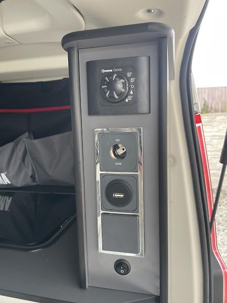 Ford Transit 2.0TDCi 130PS CONECT KARMANN - fotka 156 z 185