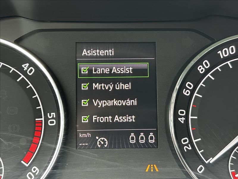 Škoda Superb 2,0 TDi DSG  BIXEN NAVI 1xMaji - fotka 27 z 50