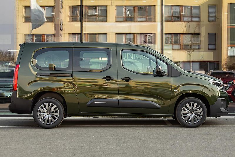 Citroën Berlingo (2026) 1,5 XL PLUS + kamera +vyhř.sed - fotka 4 z 17