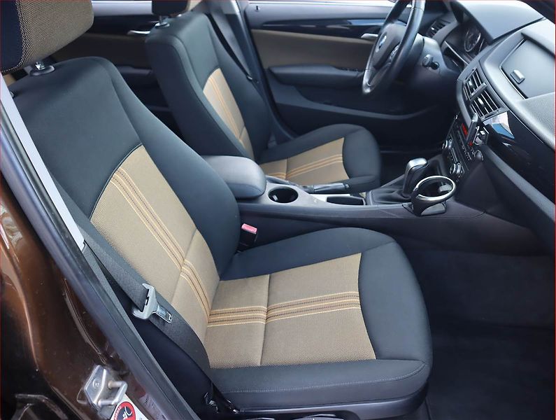 BMW X1 (2012) xLine xDrive20d, 4X4, Automat - fotka 9 z 17