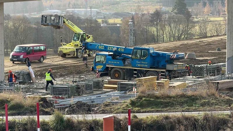 Stavba zbývajících úseků dálnice D3 na Kaplicku a přivaděče z D3 do Českého Krumlova.