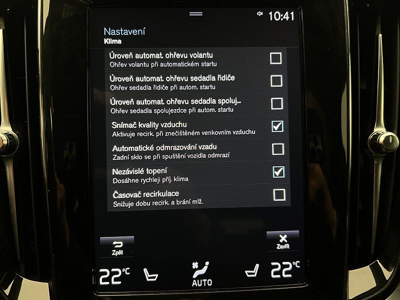 Volvo V60 T6 MOMENTUM RECHARGE AUT - fotka 38 z 44