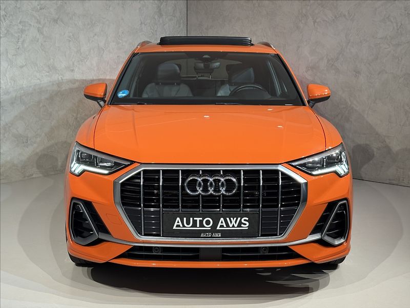 Audi Q3 2,0 TDi  S-Line Záruka LED Kam - fotka 2 z 45