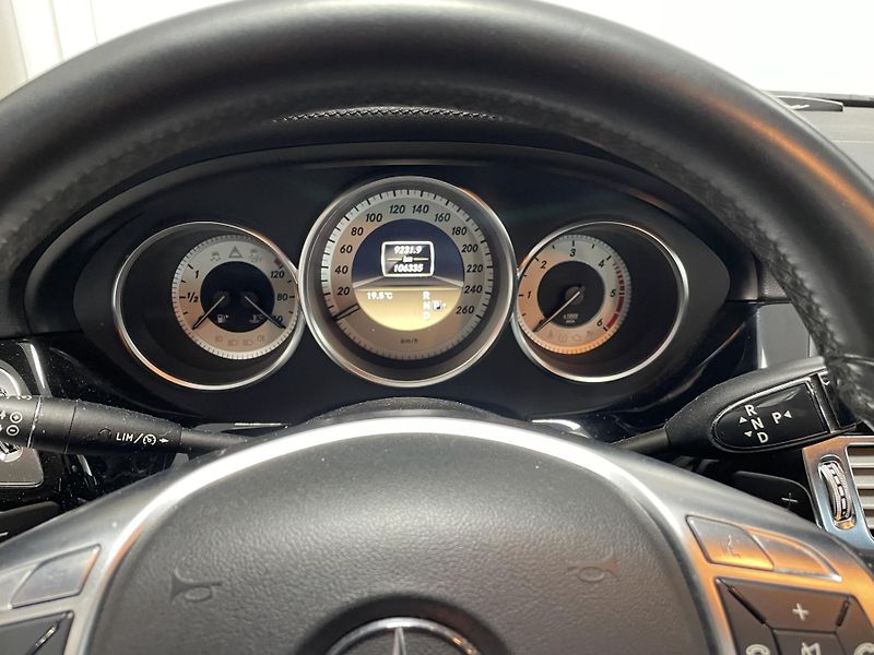 Mercedes-Benz CLS 350d 4MATIC ČR LED NAVI TOP !! - fotka 26 z 30