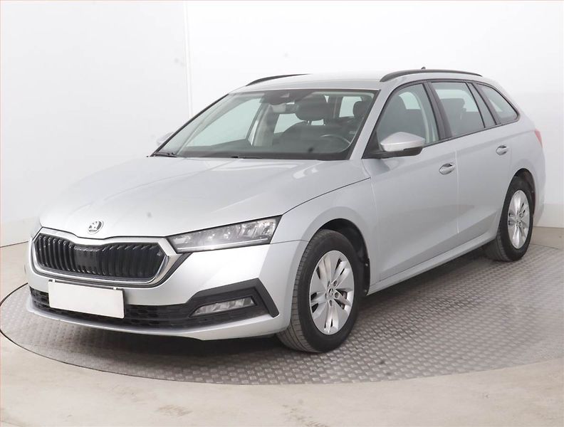 Škoda Octavia (2023) Ambition 2.0 TDI, ČR,1.maj - fotka 2 z 15