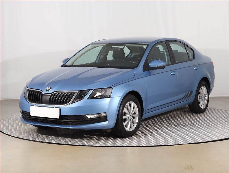 Škoda Octavia (2018) 1.0 TSI, Tempomat - fotka 2 z 21