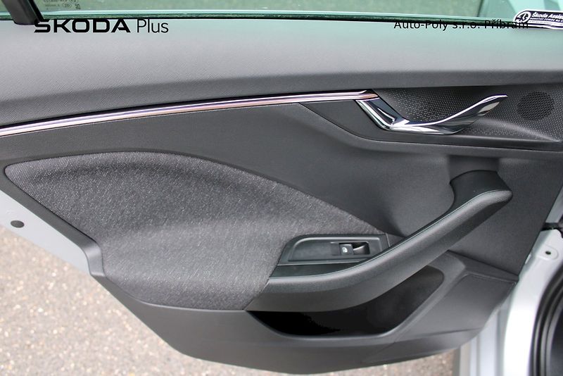 Škoda Kamiq (2025) Top Selection 1.0TSI / 85kW 7° - fotka 19 z 24