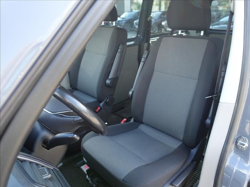 Volkswagen Transporter 2,0 TDi 75kW,1Maj,ČR,DPH,8Míst - fotka 14 z 14