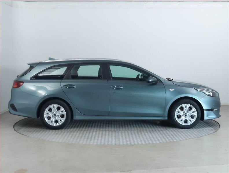Kia Ceed (2023) Spin 1.0 T-GDI, SPIN, DPH - fotka 6 z 17