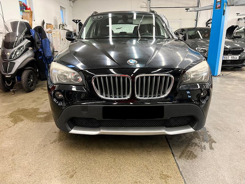 BMW X1 E84 23D 2.0D 150kW XDRIVE - fotka 2 z 13