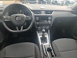 Škoda Octavia (2015) 2.0 TDI TOP Serviska - náhled 12