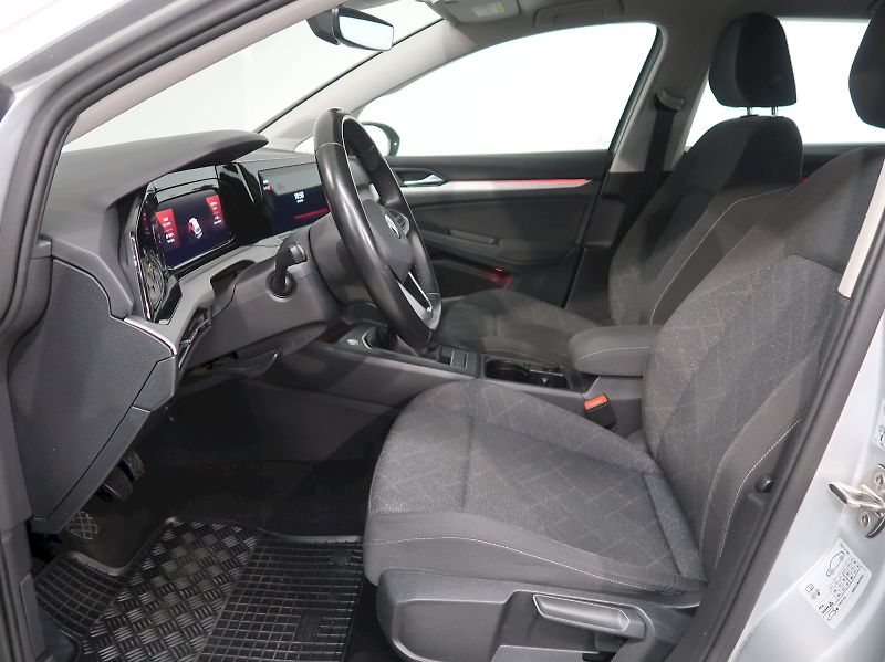 Volkswagen Golf (2021) LIFE 2.0TDI 85KW - fotka 13 z 38