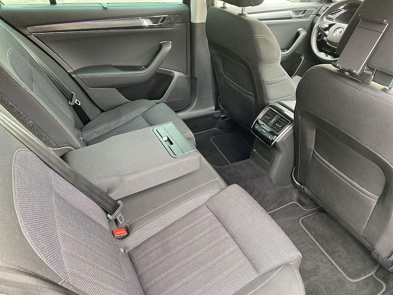 Škoda Superb (2022) Combi 2.0 TDI DSG Style - fotka 9 z 37