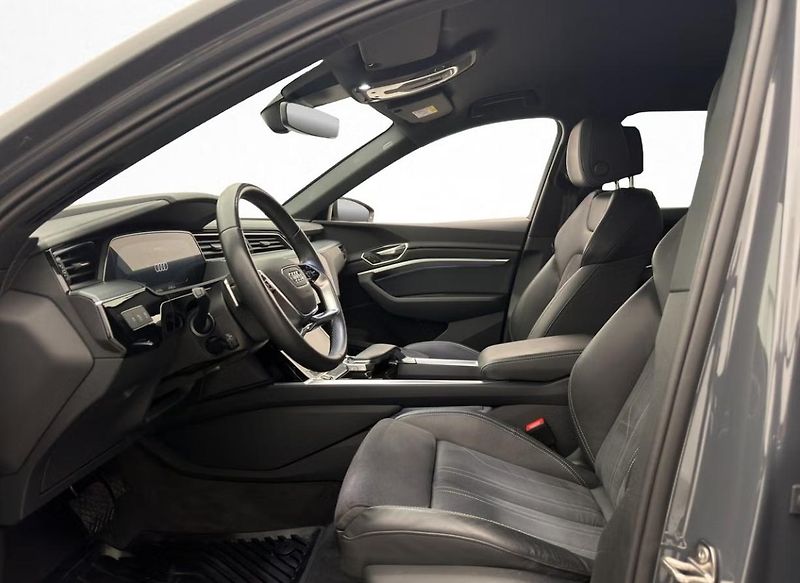 Audi Q8 e-tron 55 Quattro Kamera Tažné - fotka 10 z 36