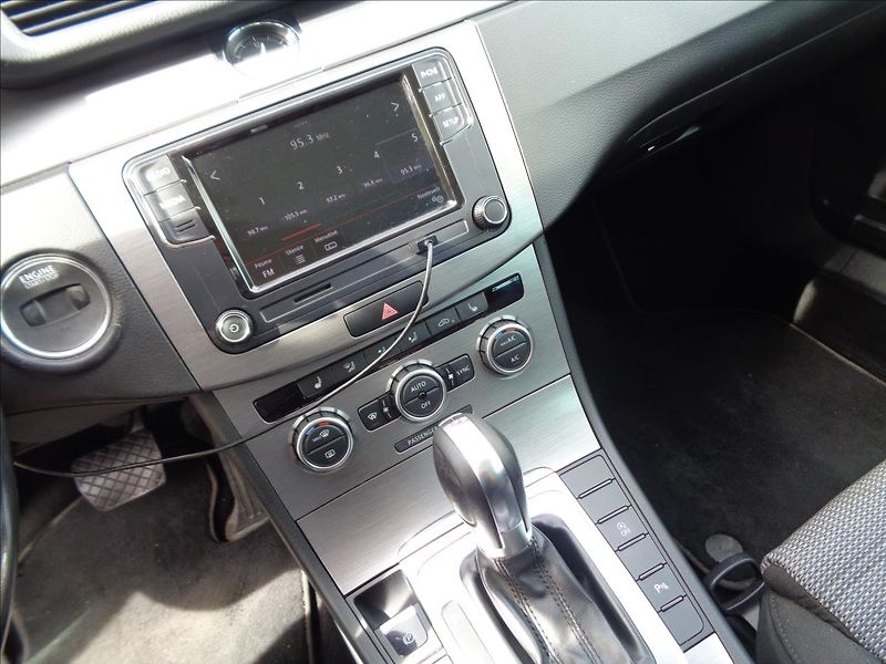 Volkswagen Passat 2,0 - fotka 12 z 17