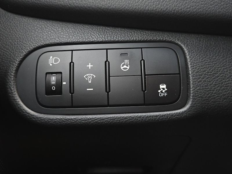 Kia Carens (2014) 1.6 GDi 99kW, DPH, 1. Maj. - fotka 16 z 25