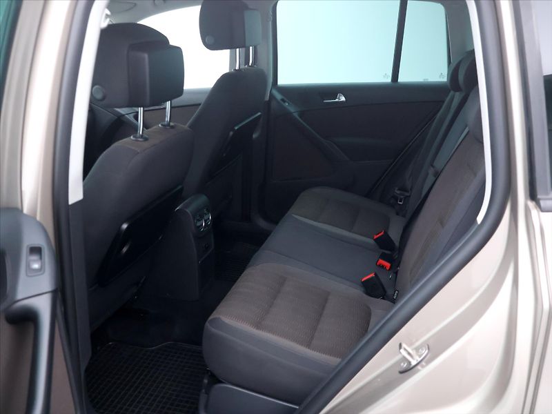 Volkswagen Tiguan 1,4 TSI 118kW CZ 2.Maj Klima - fotka 13 z 29