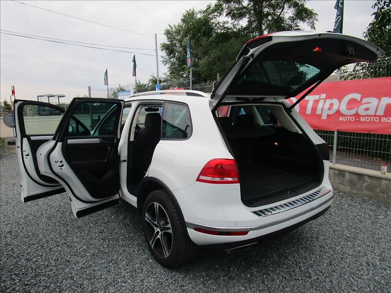 Volkswagen Touareg 3.0TDi V6  R-Line, 4x4, Bi-Xen - fotka 36 z 48