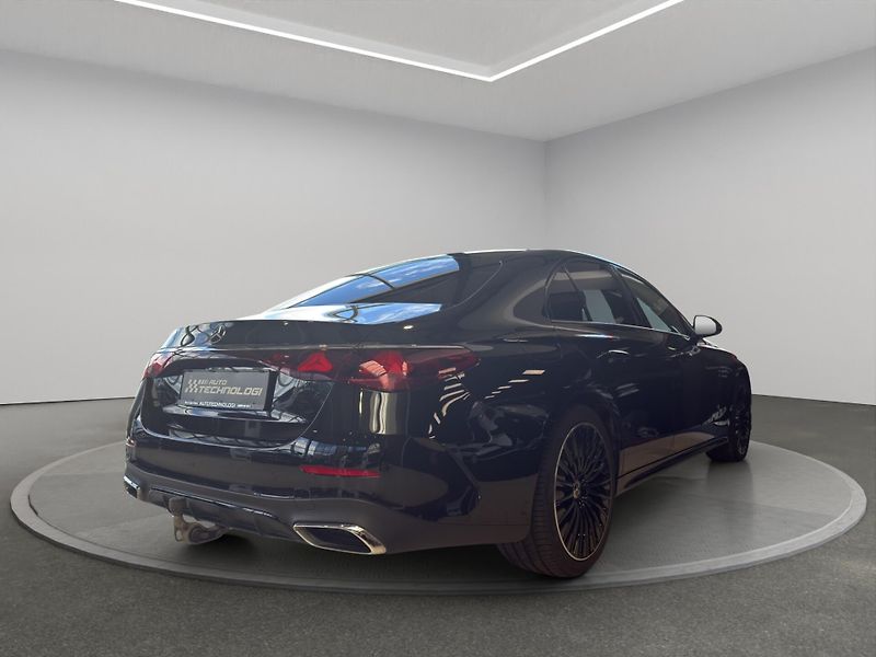 Mercedes-Benz Třídy E (2025) E 300 de 4MATIC sedan - fotka 7 z 20