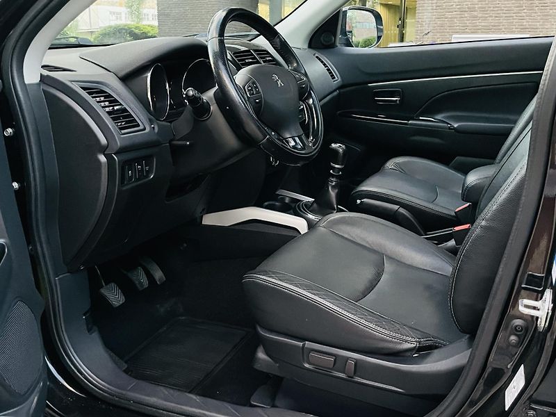 Peugeot 4008 1.8HDI 4x4 VÝHŘEV KAMERA TAŽNÉ - fotka 27 z 47