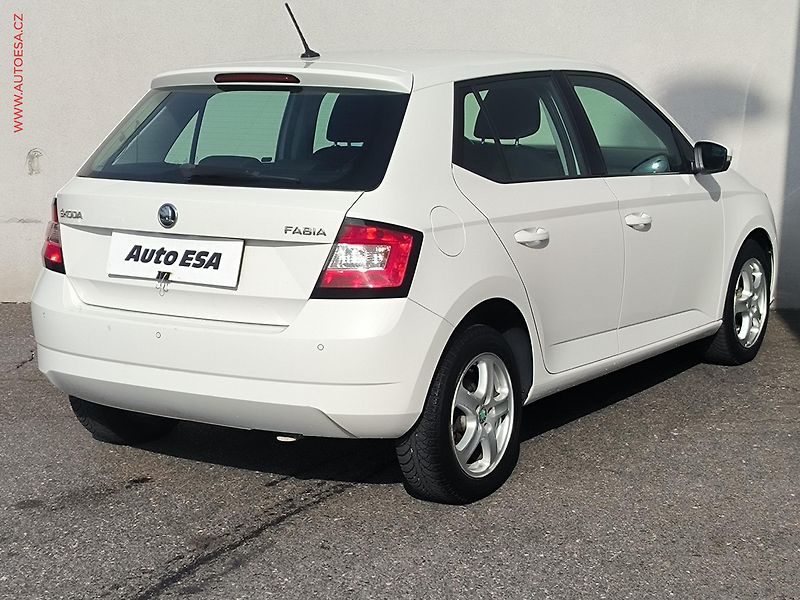 Škoda Fabia (2016) 1.2 TSi, 2.maj,ČR, Style - fotka 4 z 18