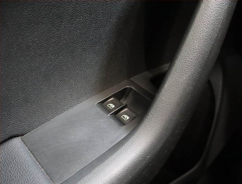 Škoda Octavia (2015) 1.6 TDI, Serv.kniha, Tempomat - fotka 13 z 18