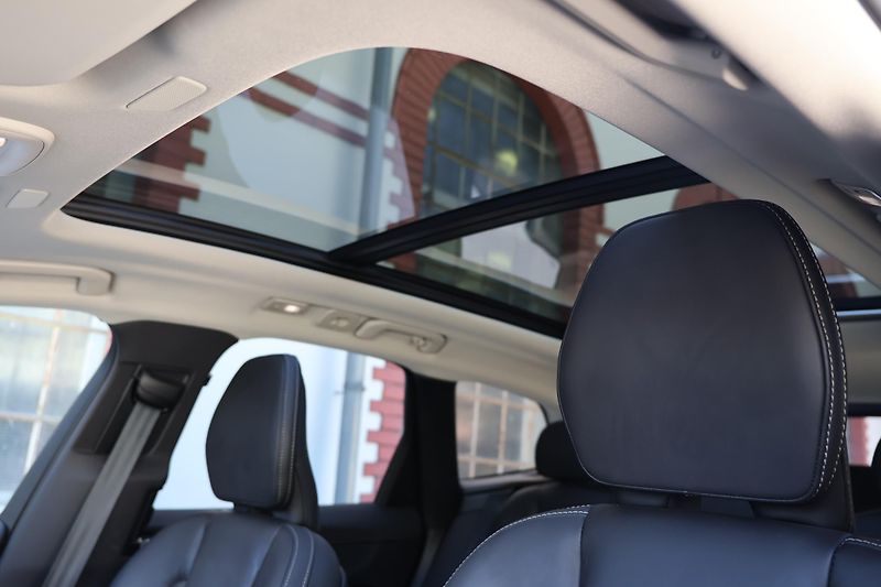 Volvo XC60 (2023) B5 AWD - fotka 19 z 23