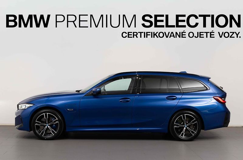 BMW Řada 3 330e xDrive Touring - fotka 2 z 22