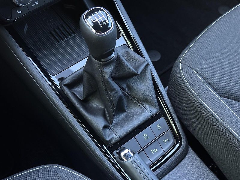 Škoda Scala 1.5TSi Monte Carlo 150PS NAVI - fotka 42 z 56