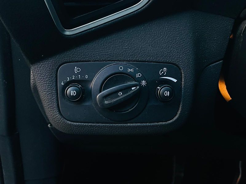 Ford Kuga 2.0TDCi MANUÁL TAŽNÉ SERVISKA - fotka 42 z 51