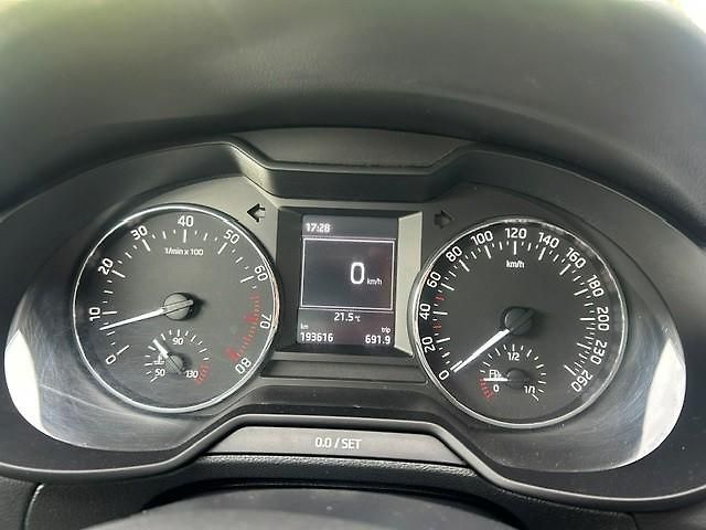 Škoda Octavia (2013) 1,4TSi elegance combi 103kW   - fotka 37 z 43