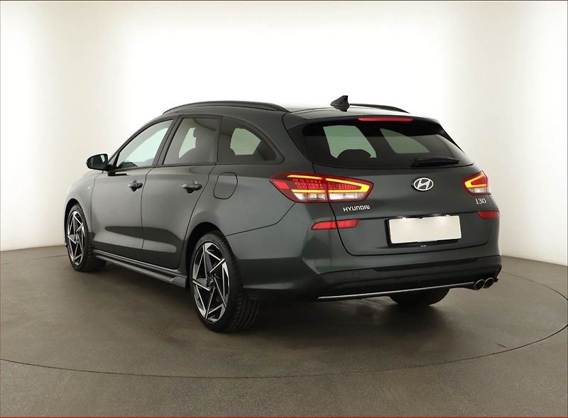 Hyundai i30 (2025) N-Line 1.5 T-GDI MHEV 48V - fotka 4 z 16