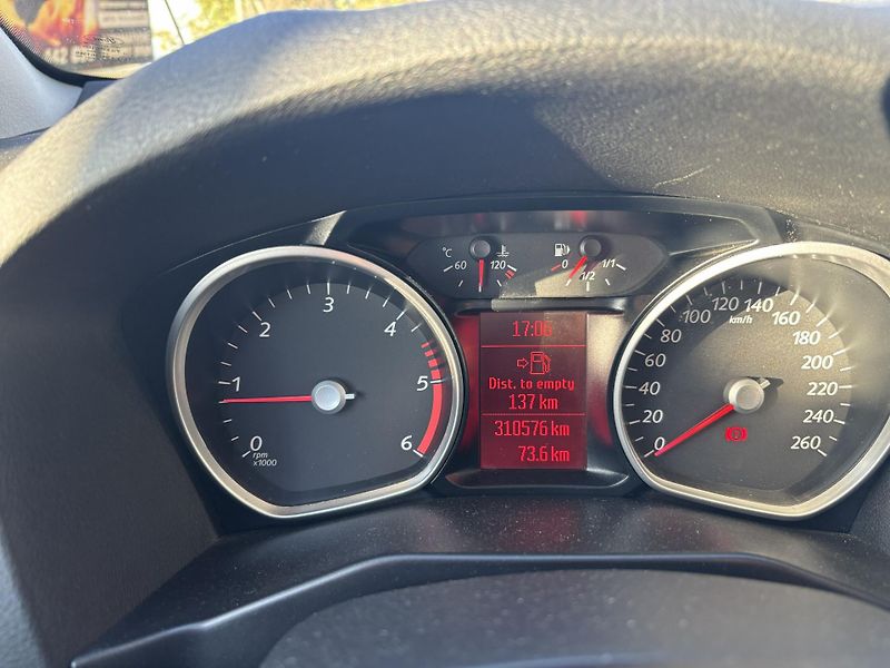 Ford Mondeo (2008) 2.0 /103kW - fotka 9 z 17