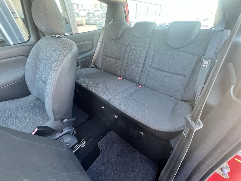 Renault Clio 1.2i 43kw ABS KLIMATIZACE - fotka 16 z 29