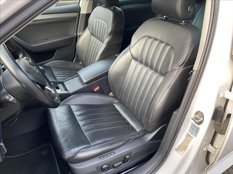 Škoda Superb 2,0 TDI  Ambition / NAVI - fotka 11 z 41