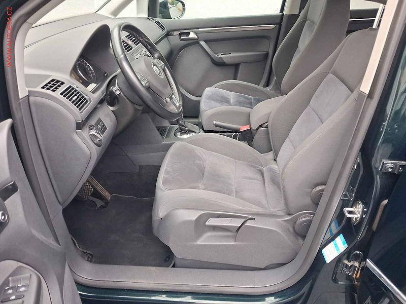 Volkswagen Touran (2011) 2.0 TDi, DSG, webasto - fotka 9 z 19