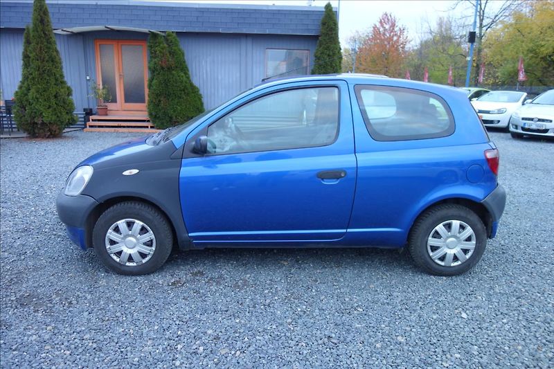 Toyota Yaris 1,0 VVT-i,ČR,2 MAJ.,62TIS.KM. - fotka 3 z 4