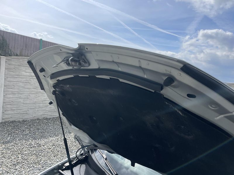 Volkswagen Golf 1.6TDi 105PS  6 HIGHLINE TOP!! - fotka 89 z 176