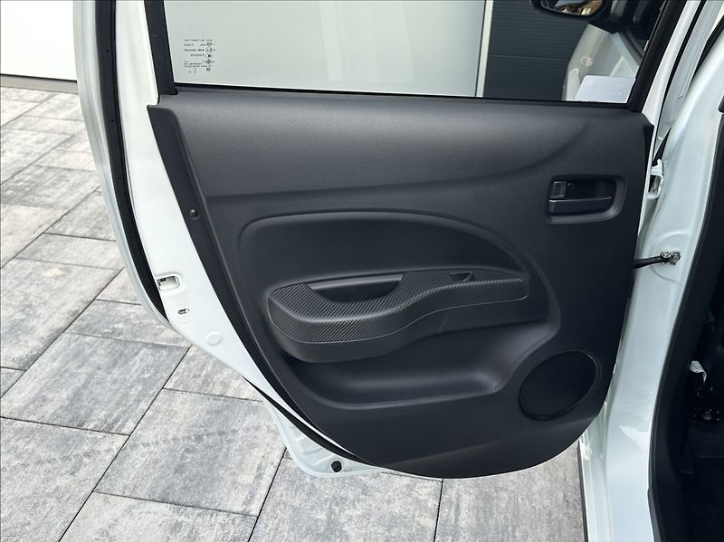 Mitsubishi Space Star 1,2 71PS  Invite A/T - fotka 15 z 53