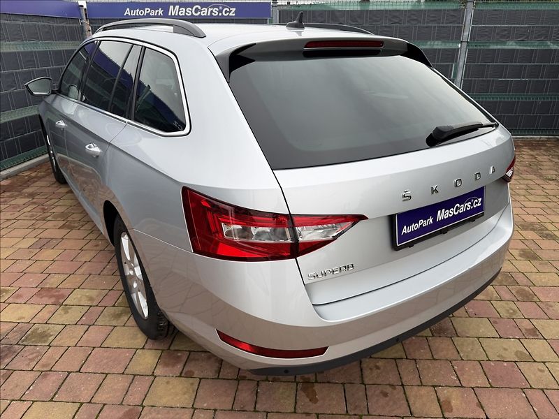 Škoda Superb 2.0 TDI Ambition/Virtual/ACC - fotka 6 z 25