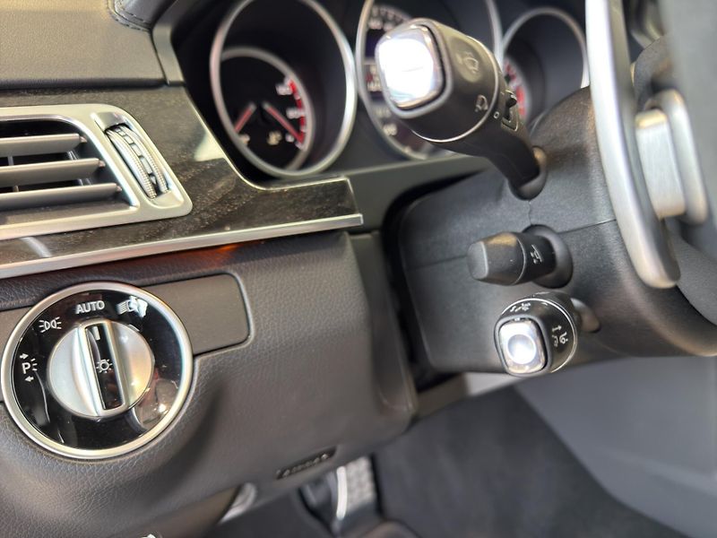 Mercedes-Benz Třídy E (2015) Mercedes-AMG E 63 S 4MATIC kom - fotka 10 z 21