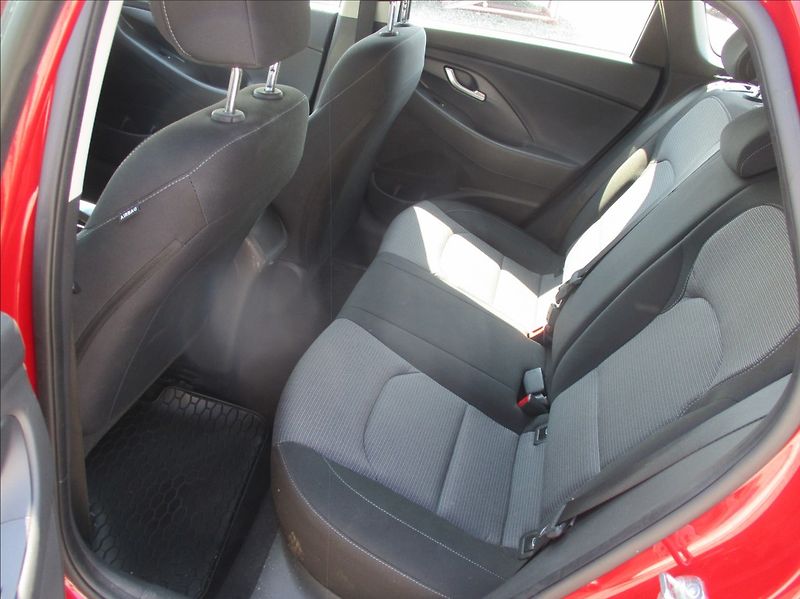 Hyundai i30 1,0 T-GDI, servis,DPH,1.maj,CZ - fotka 12 z 33