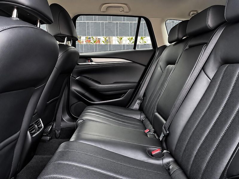 Mazda 6 (2021) 2.0i 121kW SKYACTIV-G OPTIMUM - fotka 14 z 36