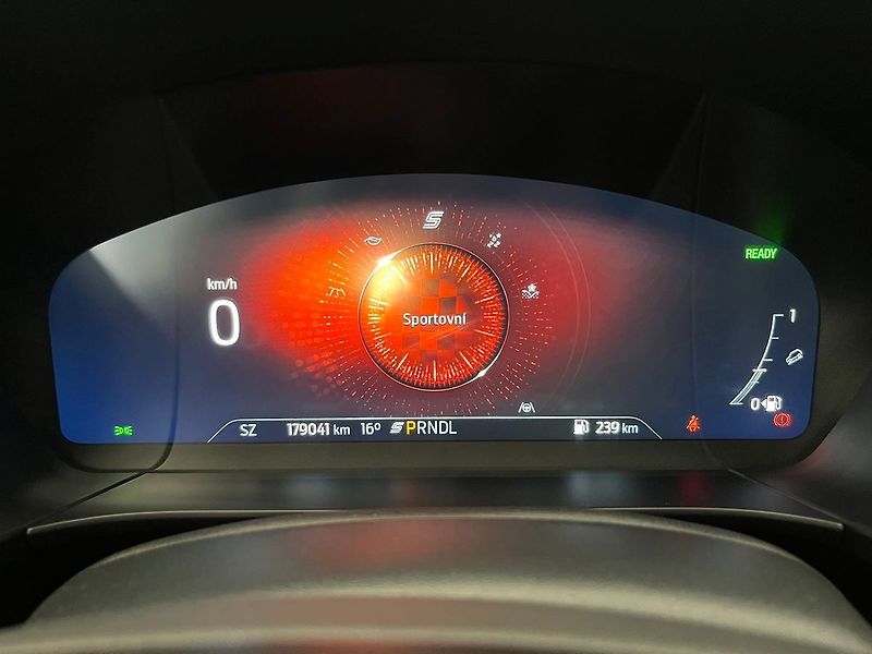 Ford Kuga 2.5 Duratec HEV 4x4 TITANIUM - fotka 12 z 63