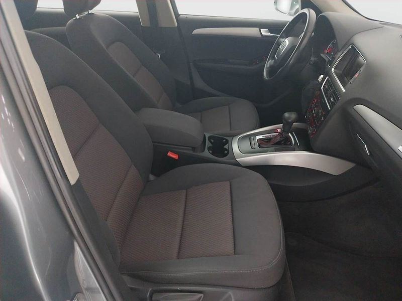 Audi Q5 (2009) basis 2.0 TDI, 4X4, Automat - fotka 9 z 17