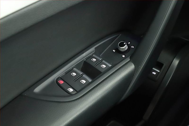 Audi Q5 (2022) 40 TDI - fotka 18 z 19