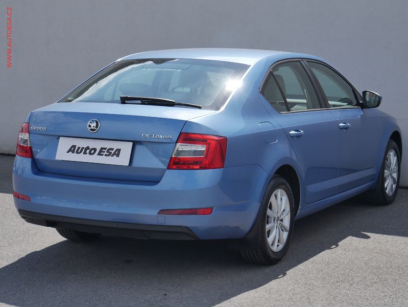 Škoda Octavia (2014) 1.2TSi, ČR, Elegance, autoAC - fotka 4 z 21
