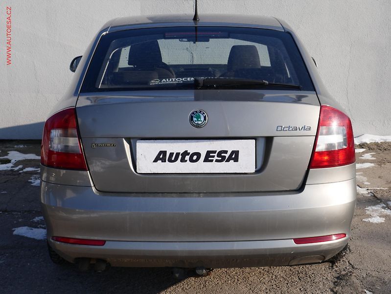 Škoda Octavia (2011) 1.9TDi, ČR, AC - fotka 5 z 17