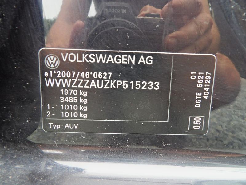 Volkswagen Golf 1.6TDI 85kW DSG Navi PDC - fotka 28 z 29